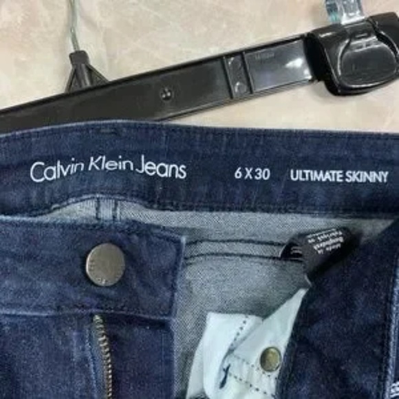Calvin Klein Ultimate Skinny Jeans 6/30 - Picture 4 of 5